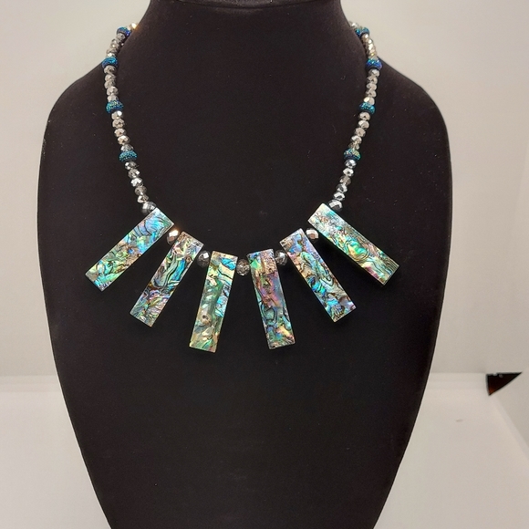 Glass bead necklace with abalone shell - Picture 1 of 6